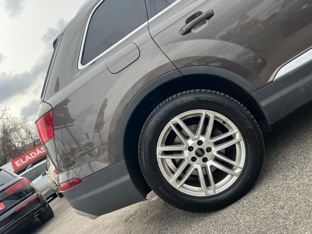 AUDI Q7 3.0 V6 TDI quattro Tiptronic ic M.o.i. 1.tul. rendszeresen karbantartott. vezérlés cserélve!