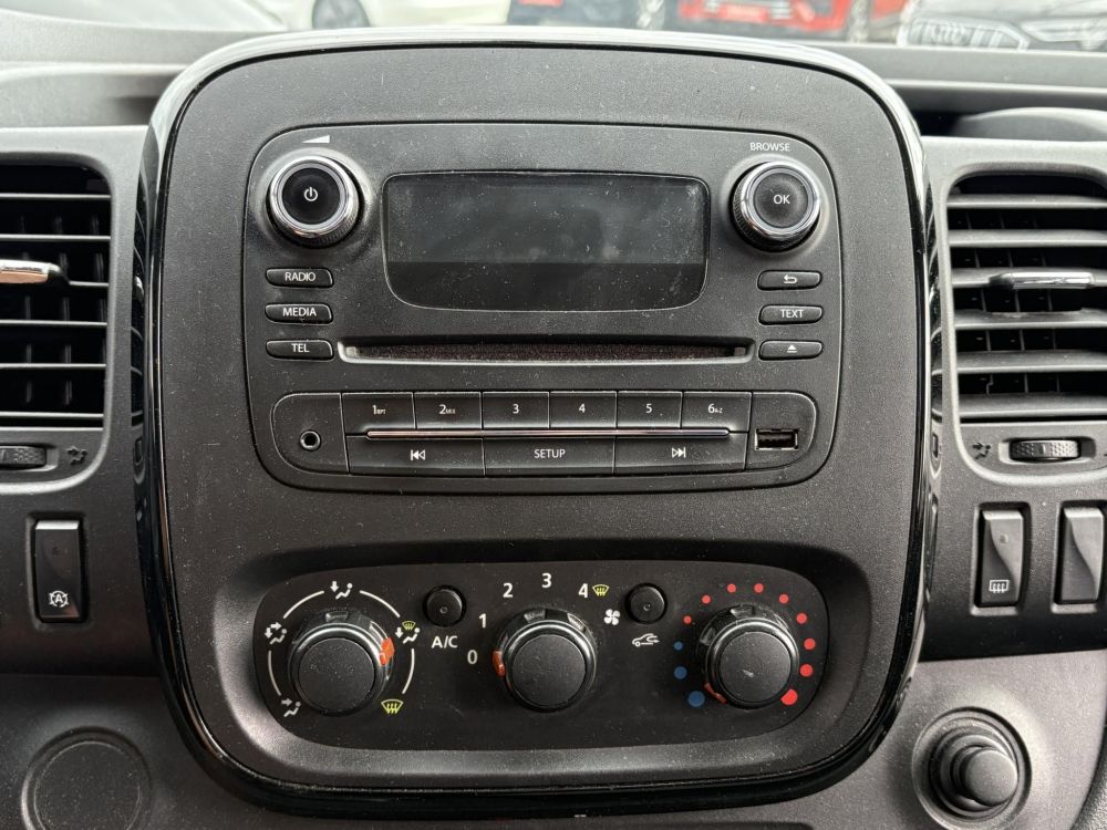 OPEL VIVARO 1.6 CDTI L1H1 2.7t Start-Stop Euro 6 (9 személyes) M.o.-i. 1.tul. Tempomat Klíma Tolatóradar