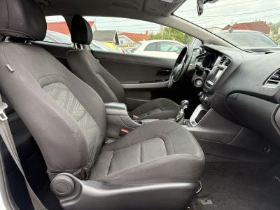 KIA CEE'D Pro1.6 CRDI EX Klíma Tempomat Bluetooth 182e km!