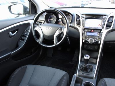 HYUNDAI I30 1.6 GDi Comfort Digit klíma Ülésfűtés Tolatókamera Navigáció Végig Hyundai-nál szervizelt!