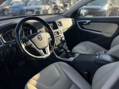 VOLVO V60 2.0 [T4] Kinetic Geartronic M.o.-i. magasan felszerelt. végig vezetett szervizkönyv!