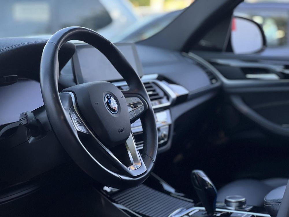 BMW IX3 Impressive sérülésmentes. dokumentált előélet. harman/kardon. panoráma. memória. HUD