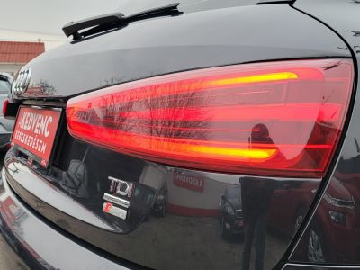 AUDI Q3 2.0 TDI DPF quattro S-tronic S-Line LED Bőrbelső Navigáció Ülésfűtés Tempomat Start-Stop PDC