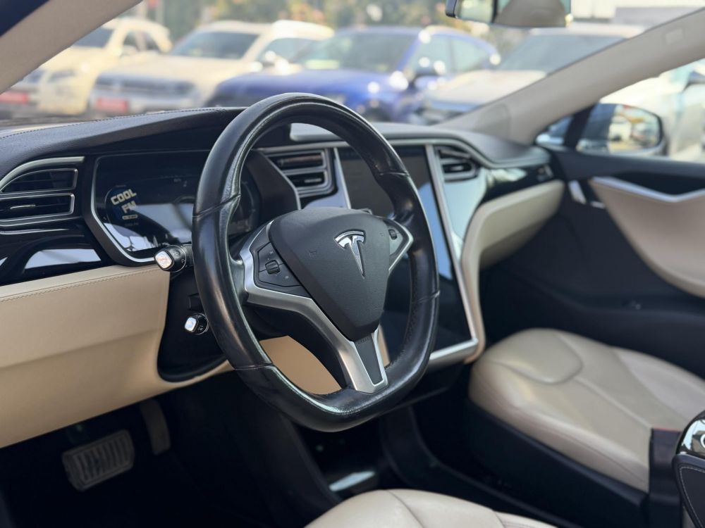 TESLA MODEL S 85 (Automata) SC01. CCS UPGRADE. FREE SUPERCHARGER. 88% AKKU!