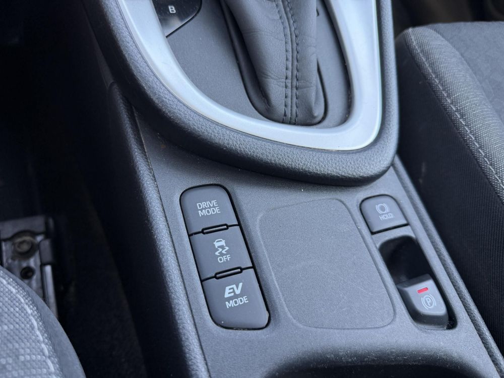 TOYOTA YARIS 1.5 Hybrid Comfort Tech e-CVT 103e km. ülésfűtés. kormányfűtés. kamera. sávtartó. digitklíma