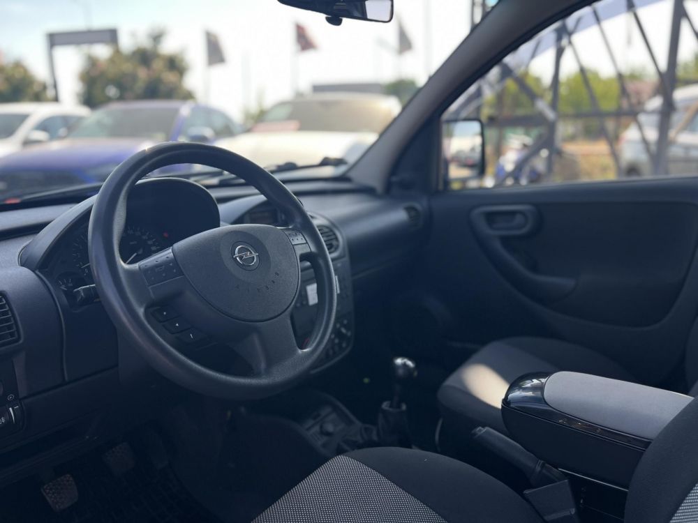 OPEL COMBO Tour 1.3 CDTI Cosmo Rendszeresen karbantartott. klíma. tolatókamera