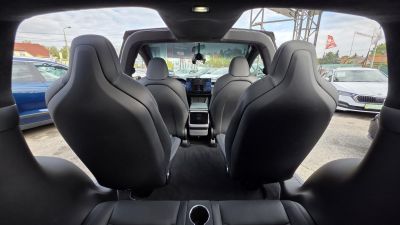 TESLA MODEL X Plaid (Automata) (6 személyes )