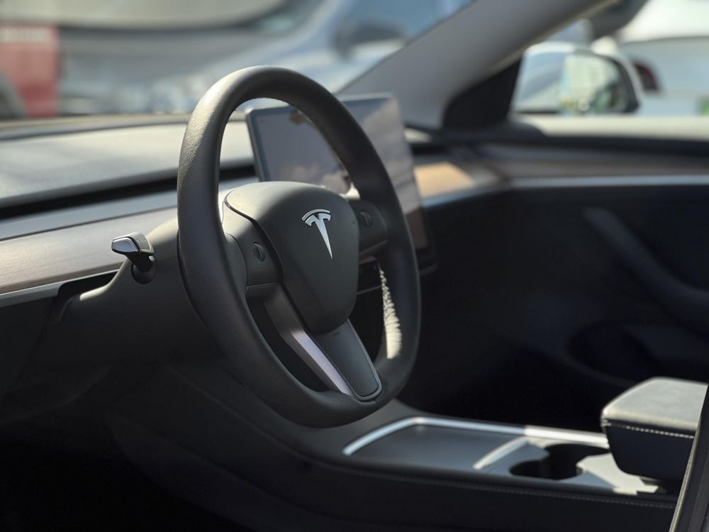 TESLA MODEL 3 RWD (Automata) 37e km. AMD Ryzen. hőszivattyú. LFP akku. garanciális!