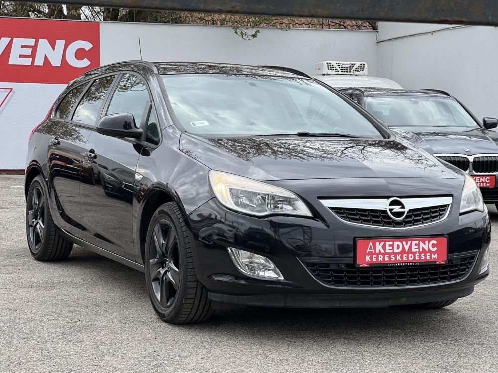 OPEL ASTRA Sports Tourer 2.0 CDTI Sport Tempomat Digitklíma Tolatóradar Multikormány Ülésfűtés