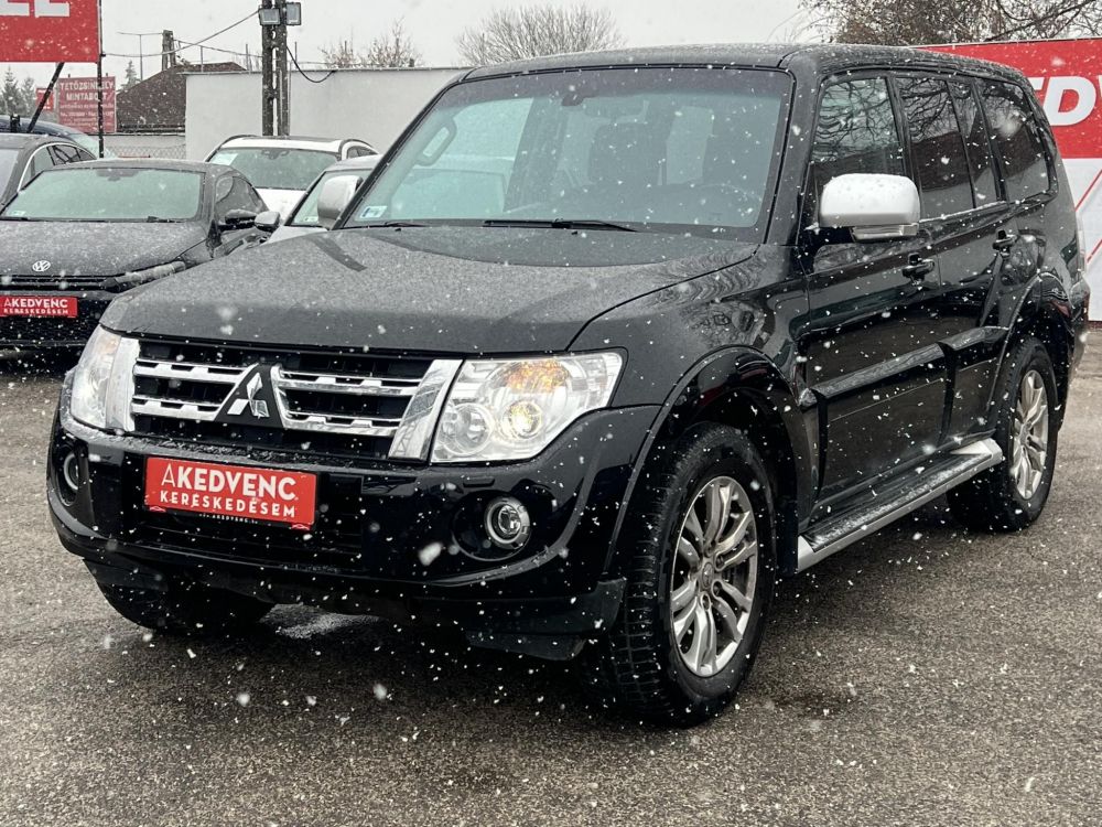 MITSUBISHI PAJERO