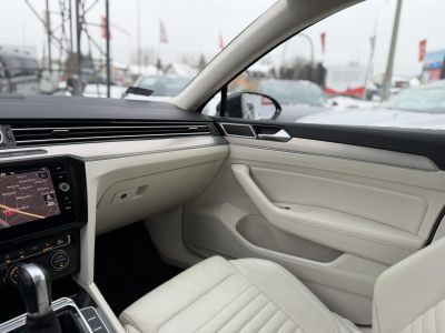 VOLKSWAGEN PASSAT VIII Variant 2.0 TSI BMT Highline 4Motion DSG R-line 280LE. Magyarországi. 115e km. Téli-nyári kerék garnitúra!