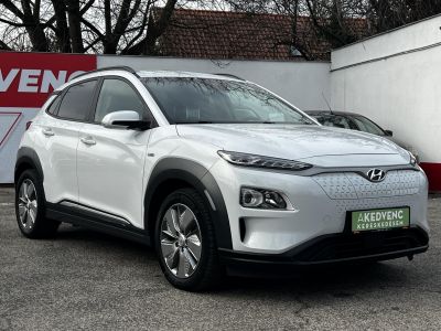 HYUNDAI KONA EV 64kWh Style HUD. parkolóasszisztens. sávtartó. CarPlay. 400km hatótáv!