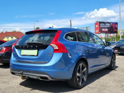 VOLVO V60 2.4 D [D6] PHEV AWD Summum Geartronic Magasan felszerelt! Harman/Kardon Napfénytető Holttér Kamera Vonóhorog
