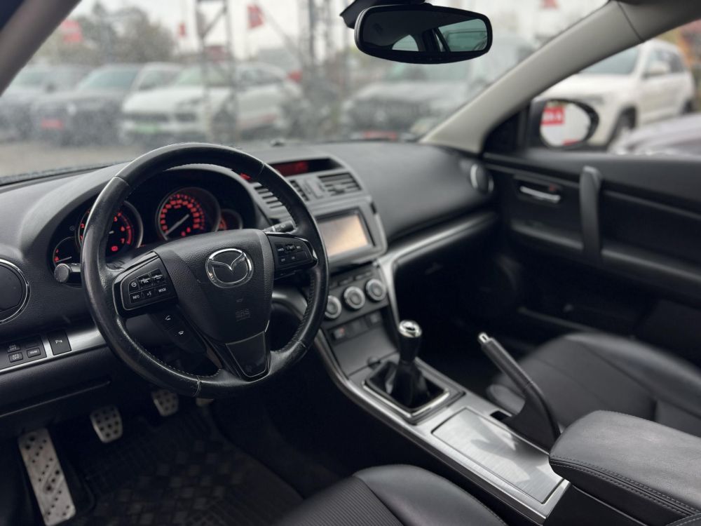 MAZDA 6 Sportkombi 2.5 GTA Xenon Keyless Ülésfűtés Navi BOSE Téli-nyári kerék szett!