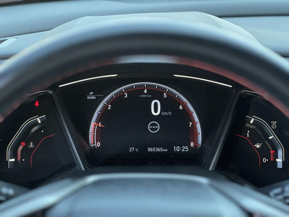 HONDA CIVIC 1.0 T Executive Sport Line 65e km. Magyarországi. 2 tulajdonos. Teljes szerviztörténet!