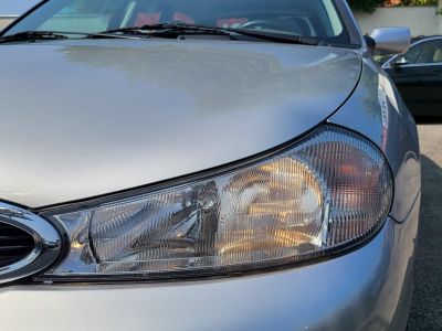 FORD MONDEO 2.5 V6 Ghia 72e km! M.o.-i. 1.tul. digit klíma el.ablak el. tükör ülésfűtés radar