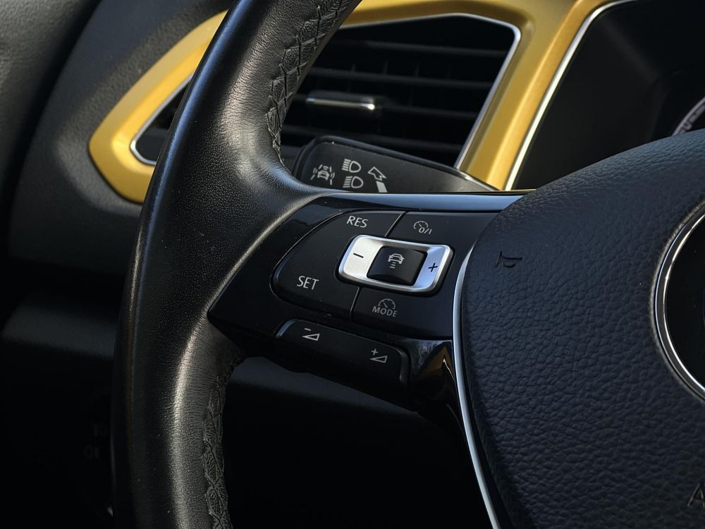 VOLKSWAGEN T-ROC 1.5 TSI ACT Style DSG 140e km. M.-o.i. távolságtartó. sávtartó. navigáció. ülésfűtés. CARPLAY!