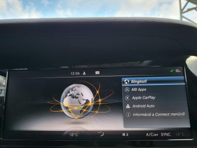 MERCEDES-BENZ E 220 d T 9G-TRONIC LED Panoráma Carplay Navi Kamera Ülésfűtés Megkímélt!