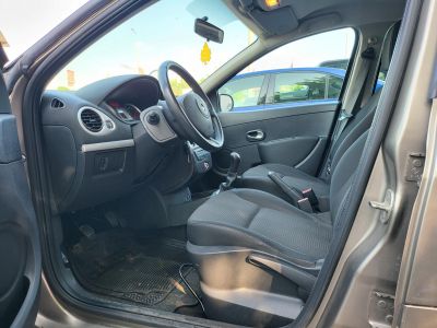 RENAULT CLIO 1.2 16V Authentique M.o.-i. 110e km! Klíma El.ablak Téli/Nyári gumi