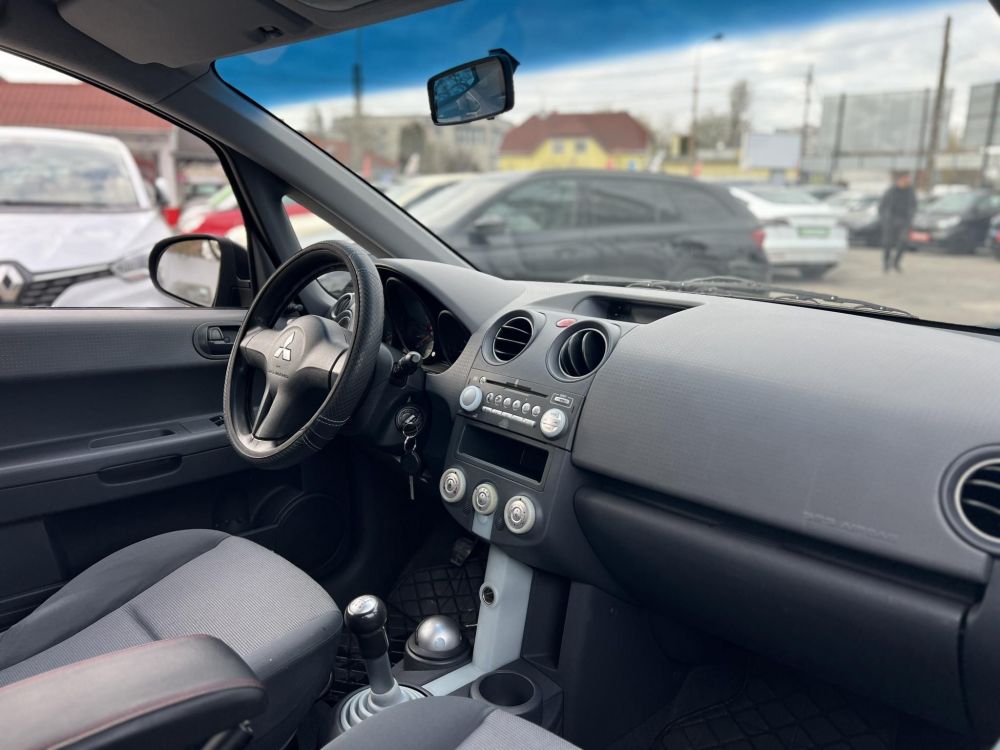 MITSUBISHI COLT 1.3 Inform AC