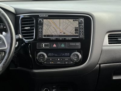MITSUBISHI OUTLANDER 2.0 MIVEC Instyle Navi 4WD CVT