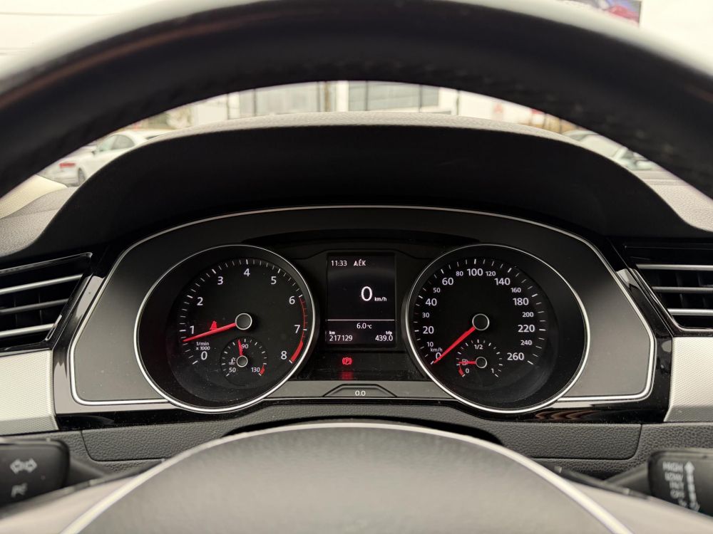 VOLKSWAGEN PASSAT VIII 1.4 TSI BMT ACT Comfortline Távtartó Navi Ülésfűtés Tolatóradar Frissen szervizelt!