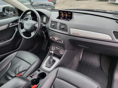 AUDI Q3 2.0 TDI DPF quattro S-tronic S-Line LED Bőrbelső Navigáció Ülésfűtés Tempomat Start-Stop PDC