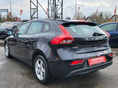 VOLVO V40 1.6 D [D2] Momentum Tempomat Digitiklíma Megkímélt!