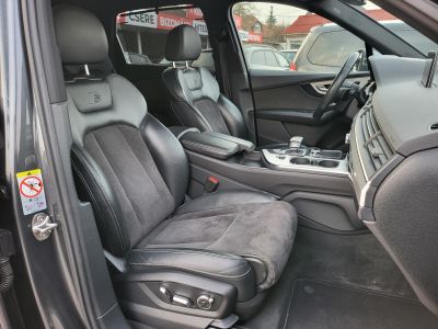 AUDI Q7 3.0 V6 TDI quattro Tiptronic ic [7 személy] S-line Magyarországi LED Virtual Cockpit Távtartó Navi BOSE Memória