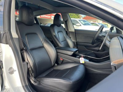 TESLA MODEL 3 Standard Range Plus Aut garanciális. akár 400km-es hatótáv!