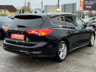 FORD FOCUS 1.0 EcoBoost Connected M.o.-i. 1.tul. Márkaszervizelt. Carplay!