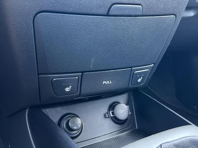 HYUNDAI I30 1.6 DOHC Premium Digitklíma Ülésfűtés Félbőr Tolatóradar 4xelablak Vonóhorog