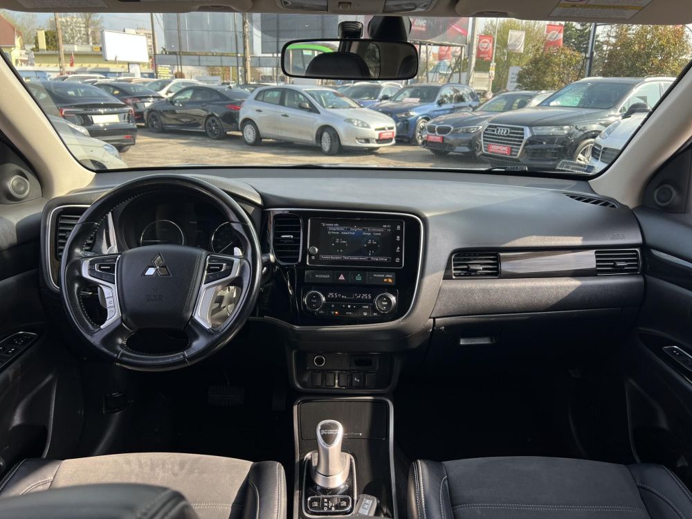 MITSUBISHI OUTLANDER 2.0 PHEV Intense Plus 4WD CVT 114e km