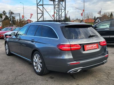 MERCEDES-BENZ E 220 d T 9G-TRONIC LED Panoráma Carplay Navi Kamera Ülésfűtés Megkímélt!