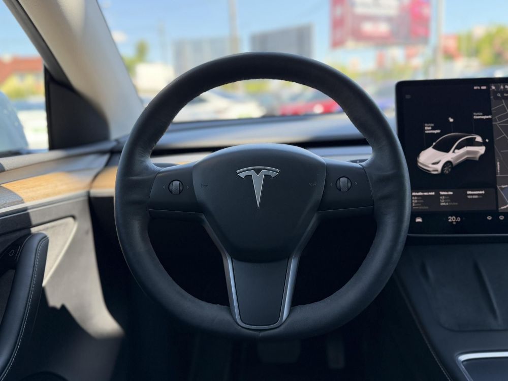 TESLA MODEL Y Long Range AWD (Automata) 159e km. mátrix LED. hőszivattyú. garanciális akkumulátor és hajtás!