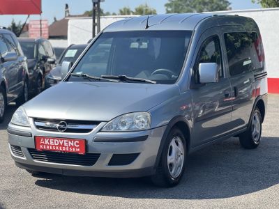 OPEL COMBO Tour 1.3 CDTI Cosmo Rendszeresen karbantartott. klíma. tolatókamera