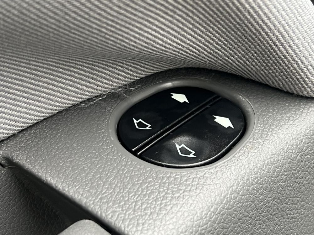 FORD FIESTA 1.3 Comfort Semmi extra.....még 1 év műszaki!