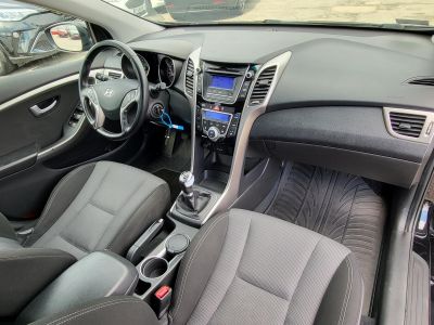 HYUNDAI I30 1.4i Life Tempomat Ülésfűtés Tolatóradar Bluetooth 2zdigitklíma