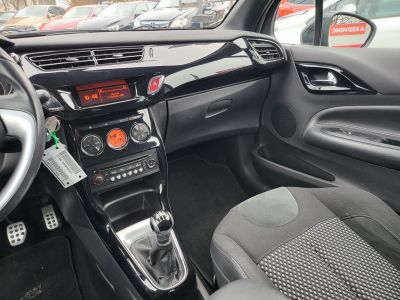 CITROEN DS3 1.6 e-HDi DStyle Digitklíma Tempomat Félbőr sportbelső Téli-Nyári gumi Végig vezetett szervizköny