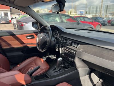 BMW 320d xDrive Touring (Automata) Bordó bőr belső.153e km. M.o.-i. frissen szervizelt! panoráma tető ülésfűtés