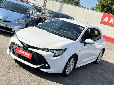 TOYOTA COROLLA 1.8 Hybrid Comfort Business e-CVT 64e km. LED Navi Tempomat Sávtartó Ülésfűtés Kamera