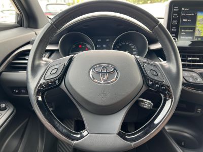 TOYOTA C-HR 1.8 Hybrid Comfort Business e-CVT LED Tempomat Carplay Ülésfűtés Navi Kamera Keyless Megkímélt!