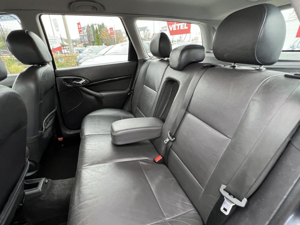 FORD FOCUS 1.6 Ghia Friss vizsga vonóhorog bőr belső!