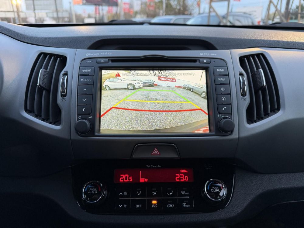 KIA SPORTAGE 2.0 CRDi LX 4x4 (Automata) Magasan felszerelt. Difizár. Téli-nyári gumi garnitúra!