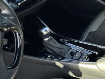 TOYOTA C-HR 2.0 Hybrid Selection e-CVT M.o.-i. LED fényszórók. kamera. keyless. sávtartó. ülés-kormányfűtés
