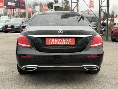 MERCEDES-BENZ E 220 d 9G-TRONIC Megkímélt állapot. LED Holttér HUD Carplay Fakormány 360kamera