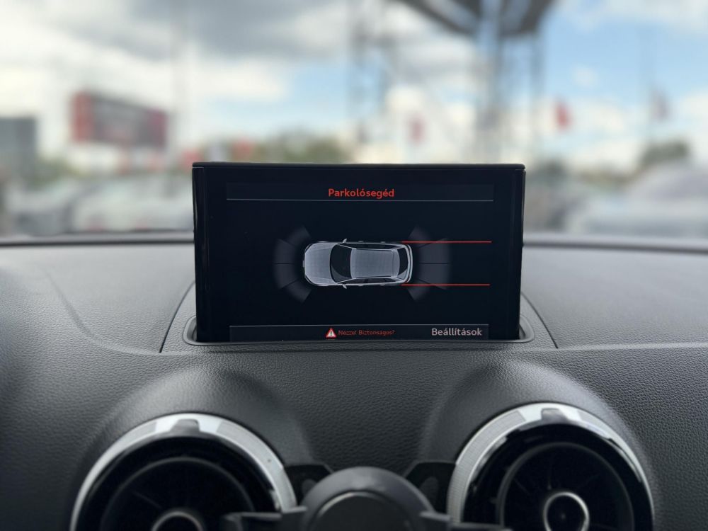AUDI A3 Sportback 1.4 TFSI Ambiente S-tronic e-tron Bang and Olufsen. panoráma tető. 40km elektromos hatótáv. vezérlés cserélve!