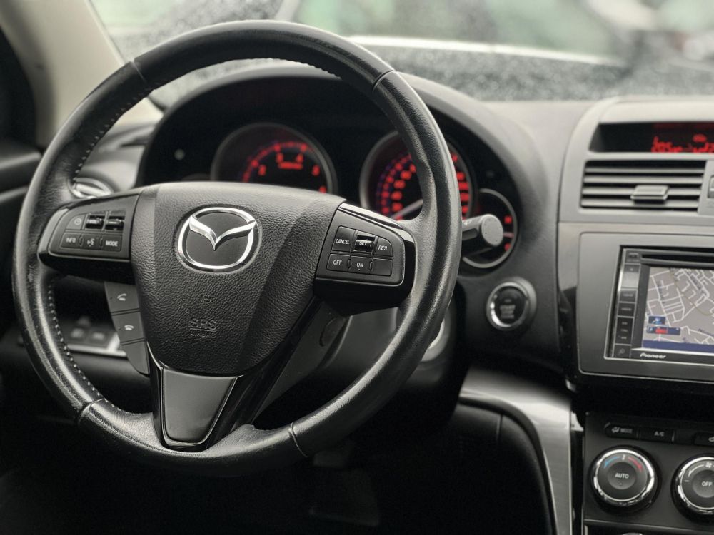 MAZDA 6 Sportkombi 2.5 GTA Xenon Keyless Ülésfűtés Navi BOSE Téli-nyári kerék szett!