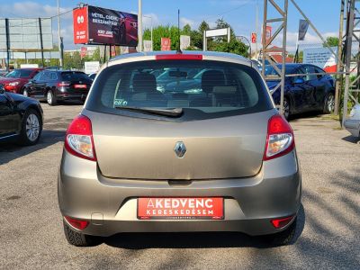 RENAULT CLIO 1.2 16V Authentique M.o.-i. 110e km! Klíma El.ablak Téli/Nyári gumi