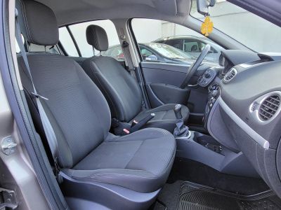 RENAULT CLIO 1.2 16V Authentique M.o.-i. 110e km! Klíma El.ablak Téli/Nyári gumi